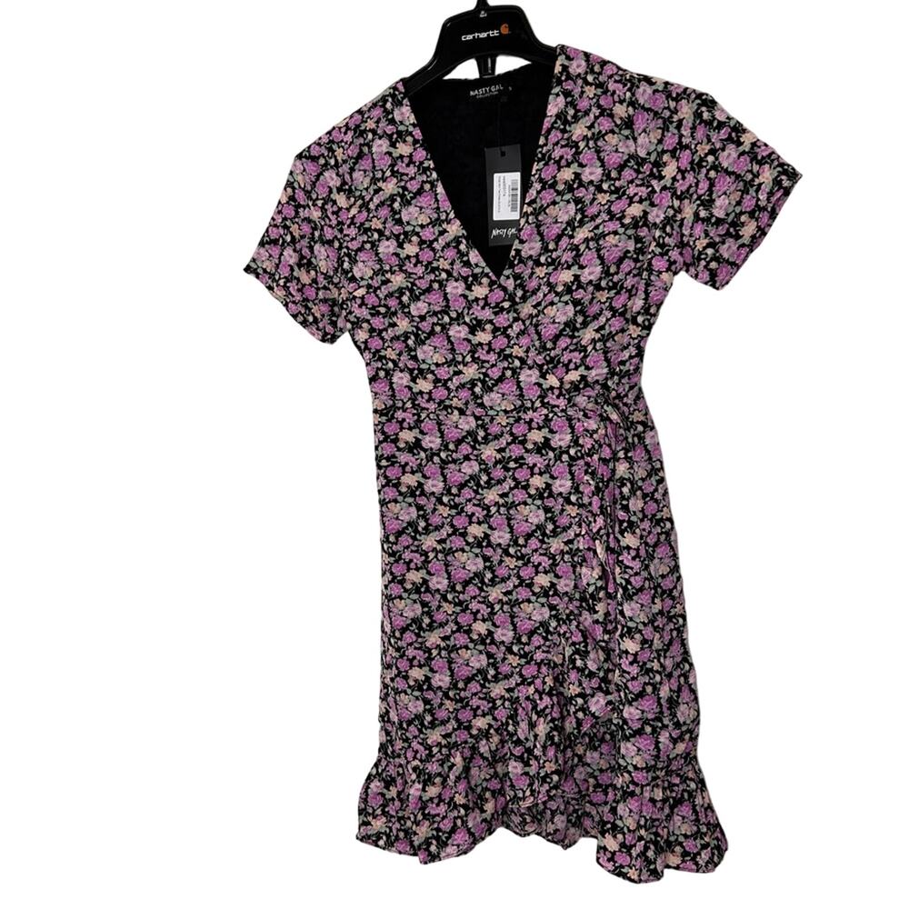 NWT Nasty Gal Floral Print Ruffle Hem Wrap Dress Size Small